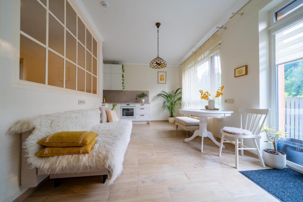 Cozy Apartment In Santariskes Wilno Zewnętrze zdjęcie