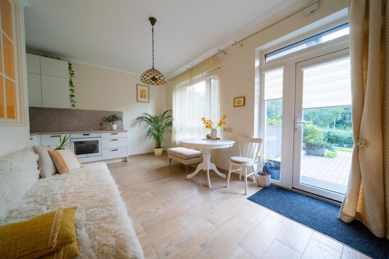 Cozy Apartment In Santariskes Wilno Zewnętrze zdjęcie